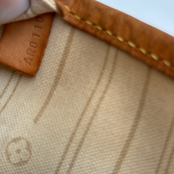 Authentic Louis Vuitton 2010 Damier Azur Neverfull MM Tote - Picture 15 of 16